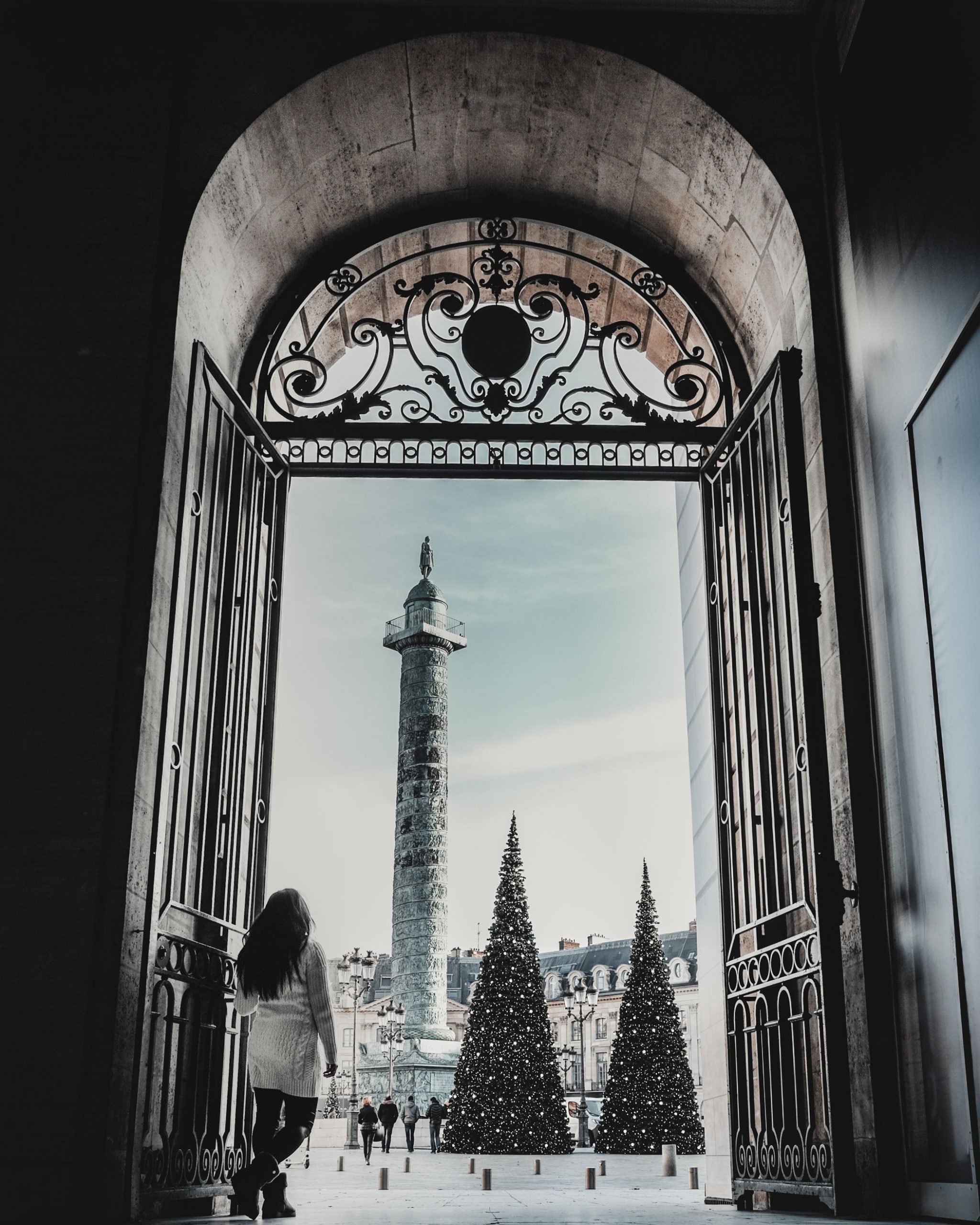 Paris, Pont alexandre III,place vendôme, Sunset, travel storyteller, travel writer, travel blog, trip in Paris, bestplaces, recap 2019 to fordward 2020.